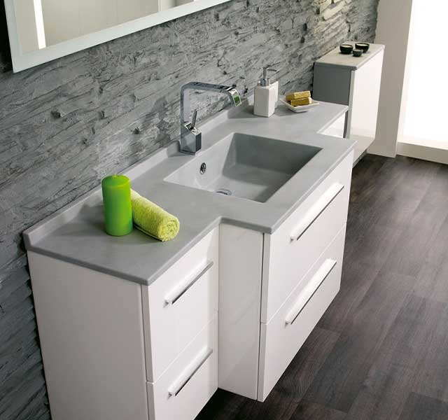 évier de salle de bain gris